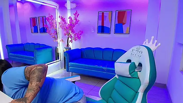 Black roseee online show from October 4, 3:56 am