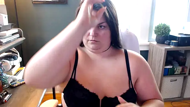 Snapshot of PlayWithBrittany chatting on September 30, 10:25 pm PlayWithBrittany online show from September 30, 10:25 pm