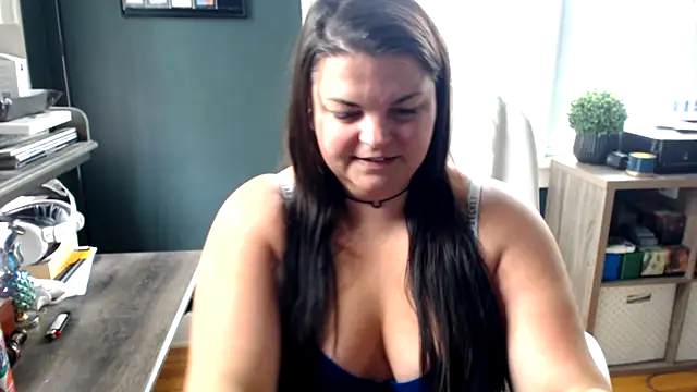 Snapshot of PlayWithBrittany chatting on September 22, 3:32 pm PlayWithBrittany online show from September 22, 3:32 pm