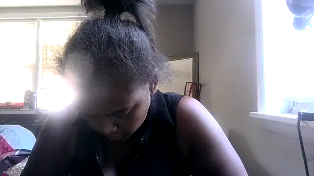 ladypooh000 online show from October 5, 1:05 pm