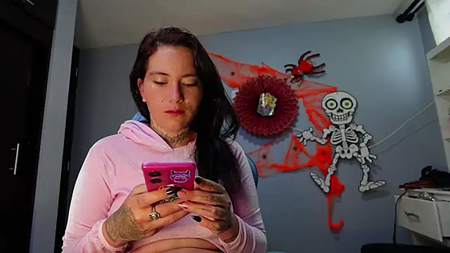 Snapshot of iriss_cardenas chatting on October 28, 11:27 am iriss cardenas online show from October 28, 11:27 am