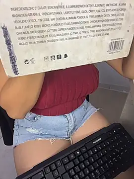 rhizanthella  online show from April 9, 8:47 pm