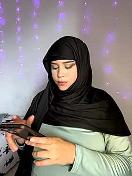 rhizanthella  online show from October 2, 8:25 pm