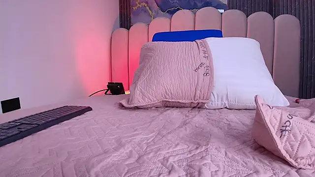 abbyrouss  online show from December 2, 3:08 am