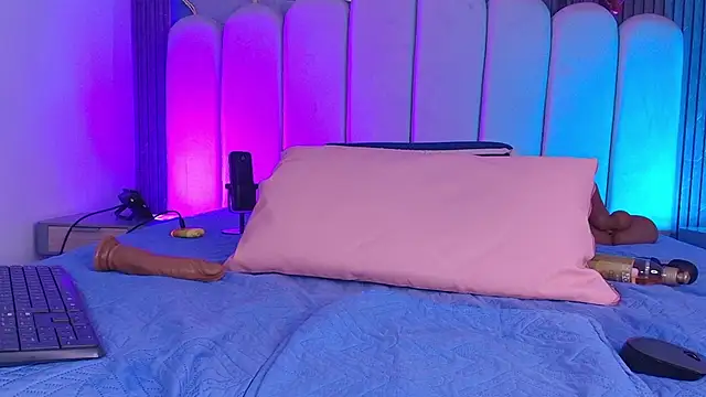 abbyrouss  online show from February 21, 6:36 am