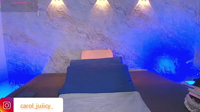 Snapshot of abbyrouss_ chatting on October 13, 3:09 am abbyrouss online show from October 13, 3:09 am