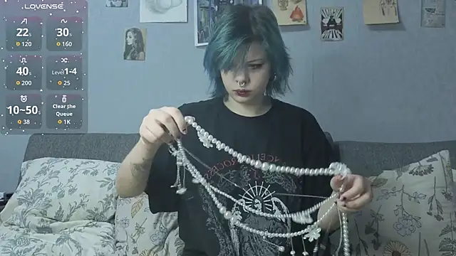 Snapshot of Alice_Zev chatting on October 22, 3:06 pm Alice Zev online show from October 22, 3:06 pm