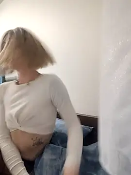 MadMadelin online show from December 1, 2:04 am