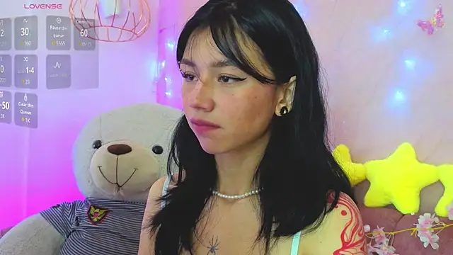 april bennett online show from April 28, 1:15 pm