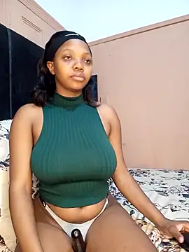 MilfBoobsxx online show from October 10, 9:09 pm