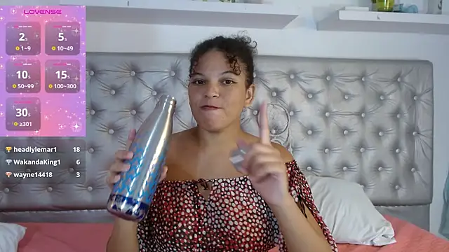 Snapshot of lulu_lovee chatting on October 19, 4:03 am lulu lovee online show from October 19, 4:03 am