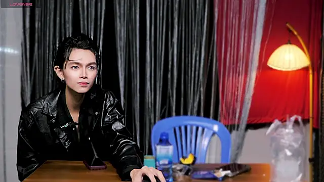 Ozzy boy86 online show from October 18, 8:10 pm