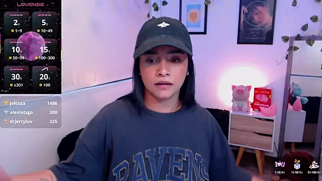 Snapshot of MarilynWhite_ chatting on October 17, 10:24 pm MarilynWhite online show from October 17, 10:24 pm