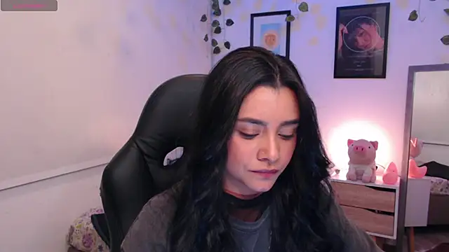 Snapshot of MarilynWhite_ chatting on October 9, 1:21 am MarilynWhite online show from October 9, 1:21 am