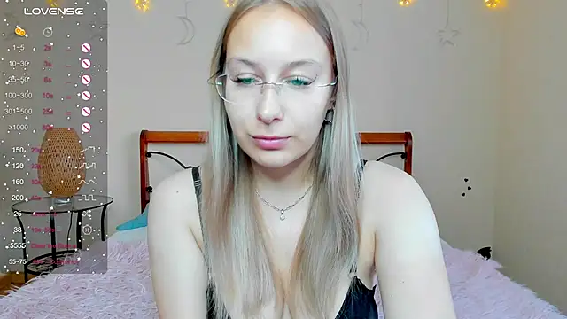 Snapshot of dina_sunshine chatting on September 27, 2:41 am dina sunshine online show from September 27, 2:41 am