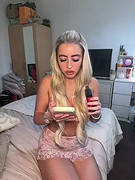 BlondeBetty online show from March 24, 11:15 am