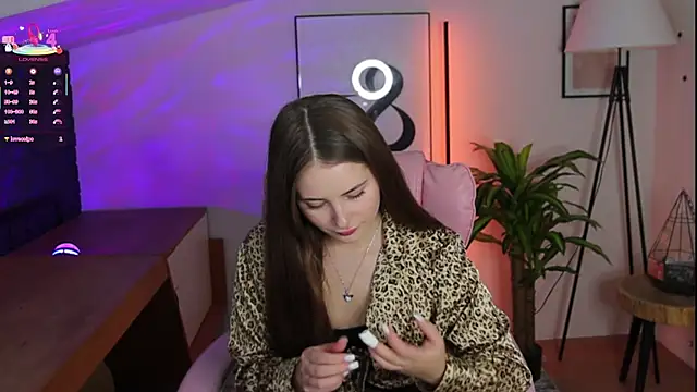 Snapshot of Sweet__Amily chatting on October 5, 12:21 pm Sweet Amily online show from October 5, 12:21 pm