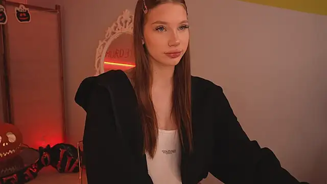 glowwww  online show from October 31, 5:06 pm