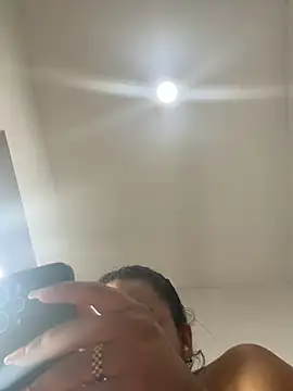 Yasmine  Hayat online show from October 18, 4:53 pm