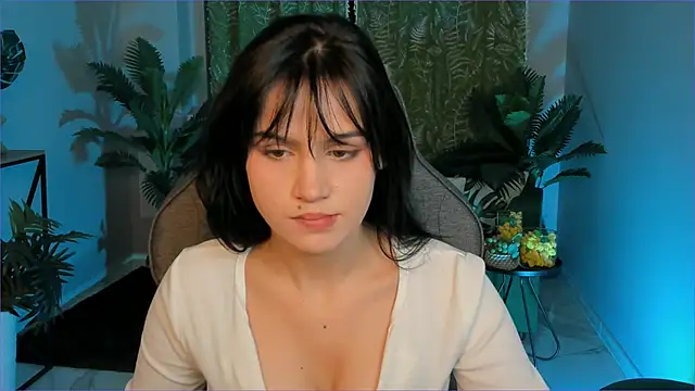 MonicaFarmer online show from November 29, 6:01 pm