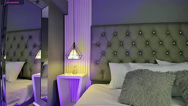 LunaBloomn online show from January 13, 5:06 pm