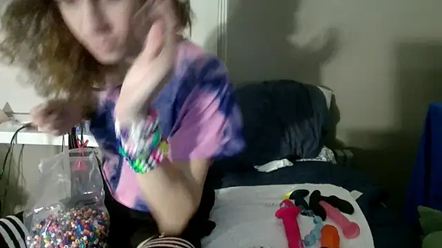 Snapshot of cuddlyavenue chatting on October 10, 3:00 am cuddlyavenue online show from October 10, 3:00 am