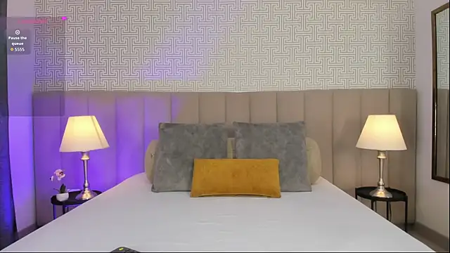 Miranda Blair online show from October 20, 1:36 pm