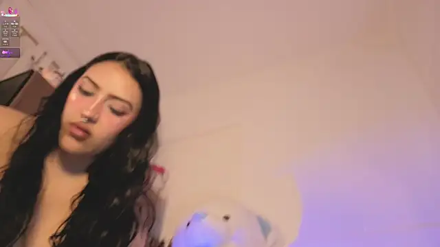 ashlynnlowe  online show from June 11, 12:32 am