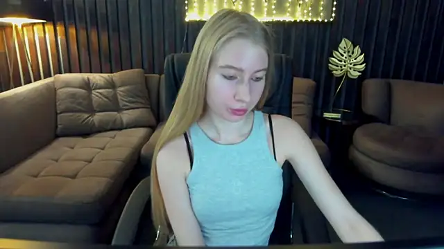 Alina Blonde online show from June 6, 5:36 am