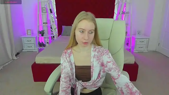 Alina Blonde online show from June 14, 5:41 am