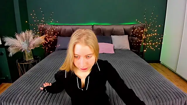 Alina Blonde online show from February 1, 6:34 am