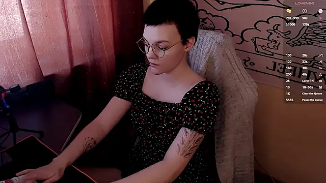 KrisNeal online show from March 21, 9:47 am