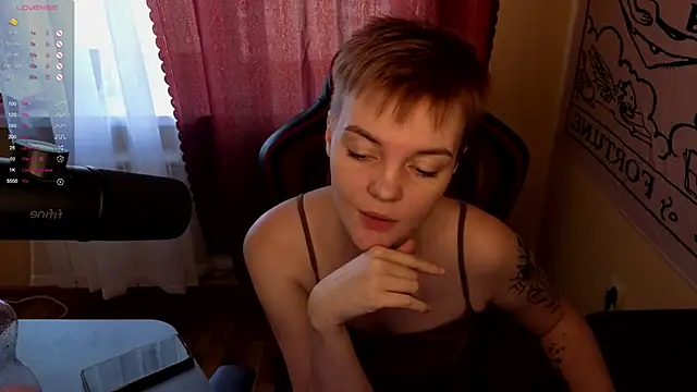 KrisNeal online show from October 12, 9:55 am