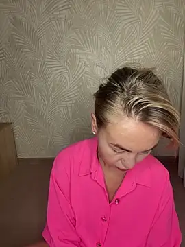 Snapshot of MartaLuna_ chatting on September 29, 12:32 pm MartaLuna online show from September 29, 12:32 pm