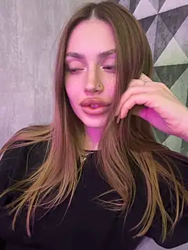 Elizabeth Tay online show from March 29, 5:45 pm