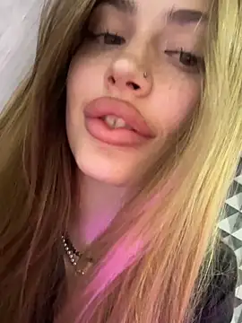 Elizabeth Tay online show from April 2, 6:05 pm