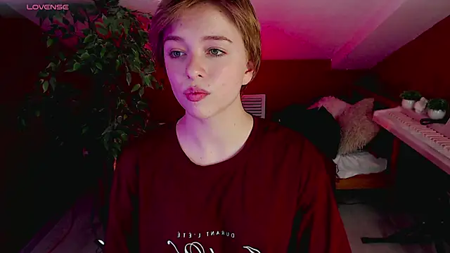 HypeQueen online show from October 10, 9:09 pm