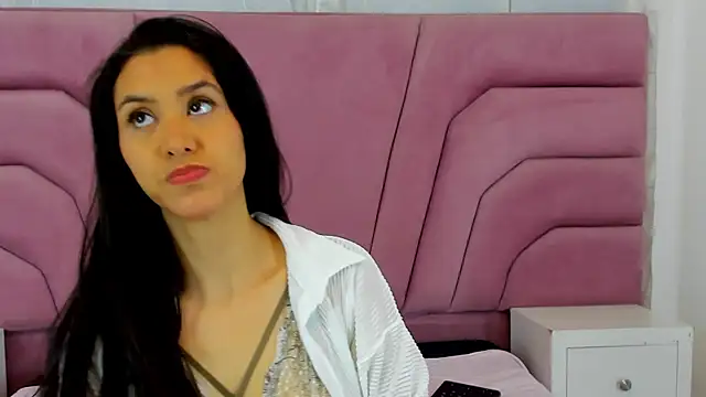 miajhonsonx online show from September 18, 2:26 pm