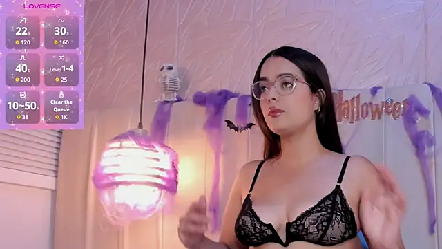 hannahst  online show from October 8, 8:02 pm