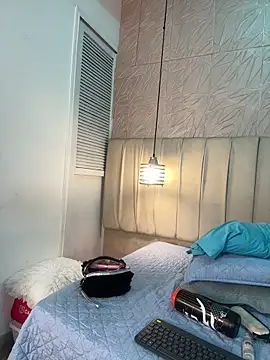 hannahst  online show from April 18, 7:58 pm