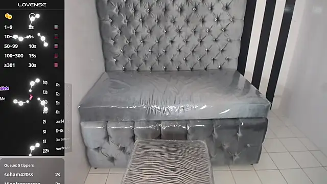 Snapshot of nicte_t_ chatting on October 11, 10:01 pm nicte t online show from October 11, 10:01 pm