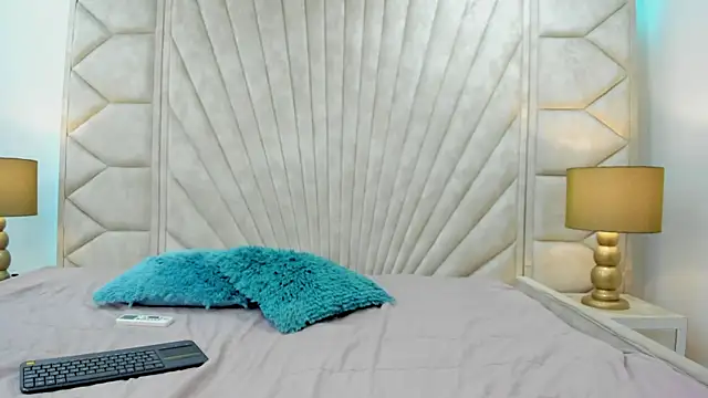 Snapshot of Persefone_D chatting on October 17, 1:47 pm Persefone D online show from October 17, 1:47 pm