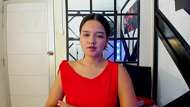 Snapshot of sarai_mv1 chatting on October 15, 6:43 pm sarai mv1 online show from October 15, 6:43 pm