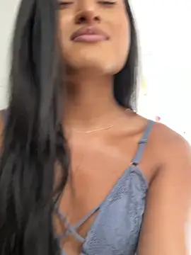 Michelle Narvaez online show from July 20, 8:31 pm