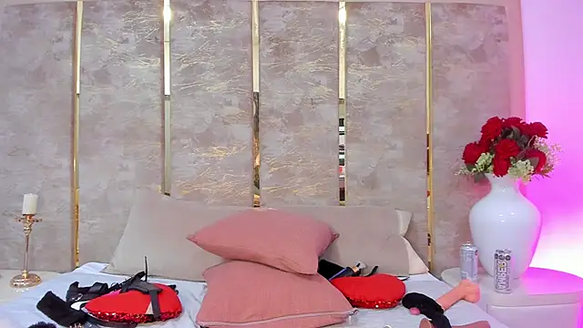 AishaValcazar online show from February 3, 6:40 am