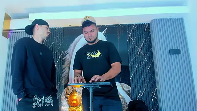 Iam Steven online show from November 8, 1:05 pm