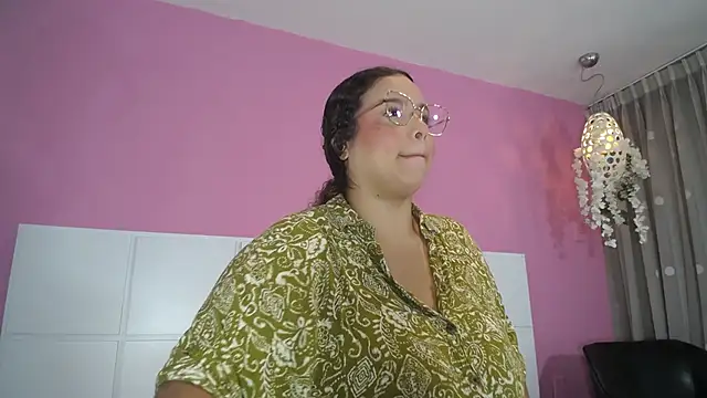 Snapshot of Aliciabloom chatting on September 24, 12:37 pm Aliciabloom online show from September 24, 12:37 pm