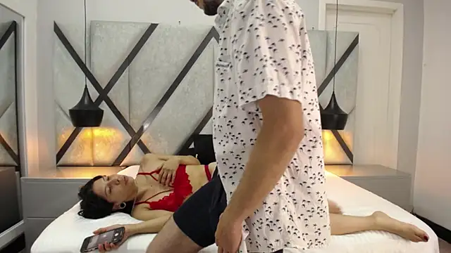 EthanCollen online show from September 15, 10:39 pm