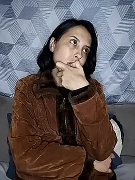 scarletoficial online show from May 16, 1:41 am