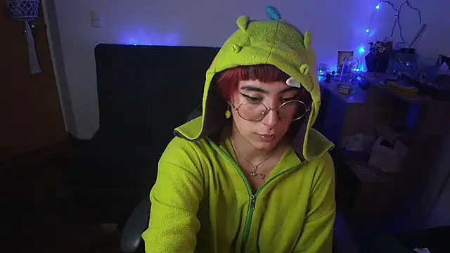 Miacatsito3 online show from March 24, 3:45 am